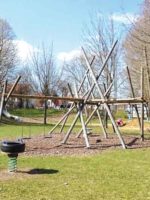 Welden: Abenteuerspielplatz am Bach