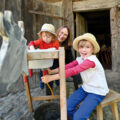 Kinder im Bauernhofmuseum Wolfegg